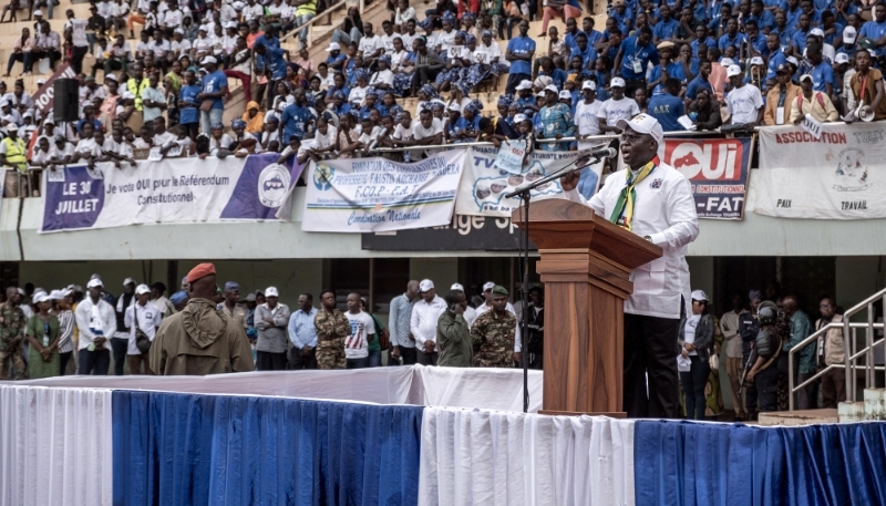 Le premier vice-président de l'Assemblée nationale, Evariste Ngamana, le 28 juillet 2023, lors du dernier meeting avant le referendum constitutionnel.