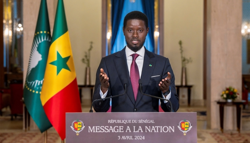 Le nouveau président sénégalais, Bassirou Diomaye Faye, au palais présidentiel de Dakar, le 3 avril 2024. 
