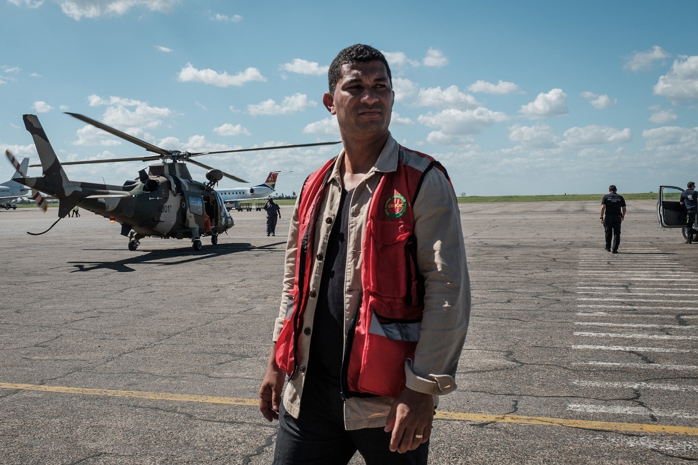 Le ministre Celso Correia à l'aéroport de Beira au Mozambique, le 25 mars 2019.
