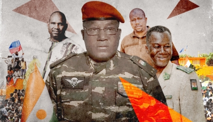 De gauche à droite : Maïkoul Zodi, coordinateur du bureau local nigérien du mouvement Tournons la page ; Abdourhamane Tchiani, président de la transition ; Salifou Modi, le numéro 2 de la junte ; le coordinateur du M62, Abdoulaye Seydou.