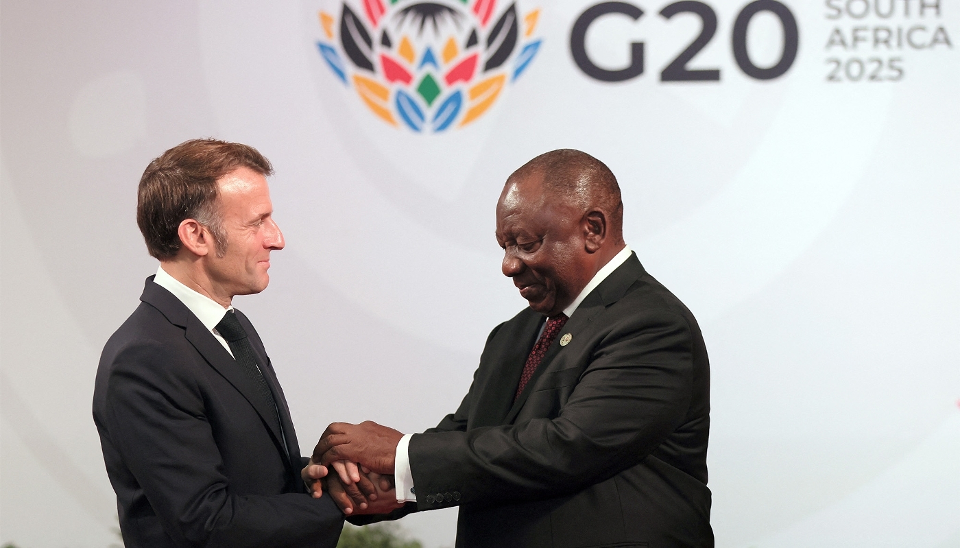 Le président français, Emmanuel Macron, et son homologue sud-africain, à Johannesburg, le 22 novembre 2025.