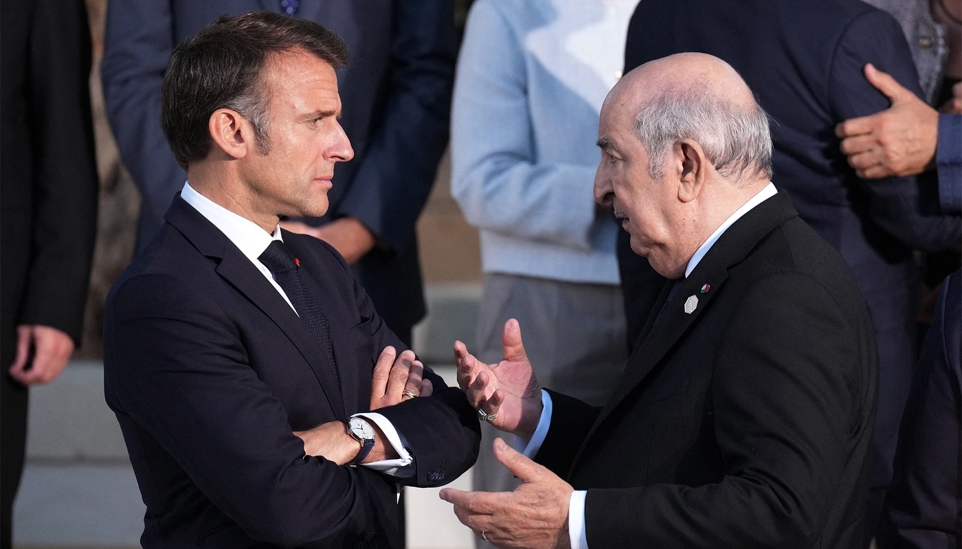 Le président français, Emmanuel Macron, avec son homologue algérien, Abdelmadjid Tebboune, à Fasano, en Italie, le 14 juin 2024.