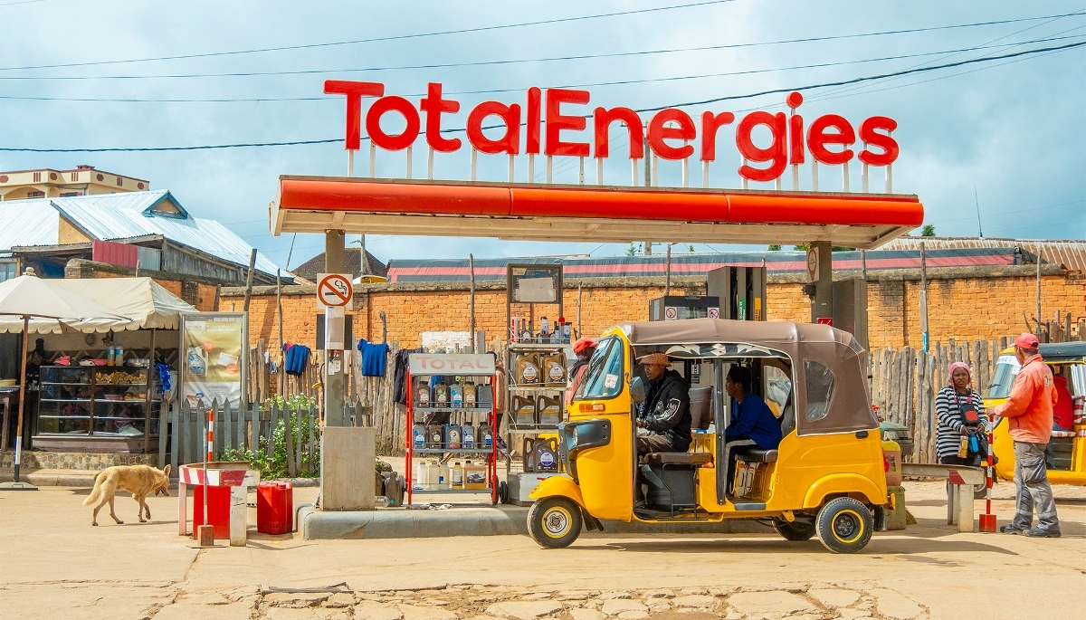 Une station-service TotalEnergies sur la route nationale 7 (RN7), à Ambatofitorahana, à Madagascar.