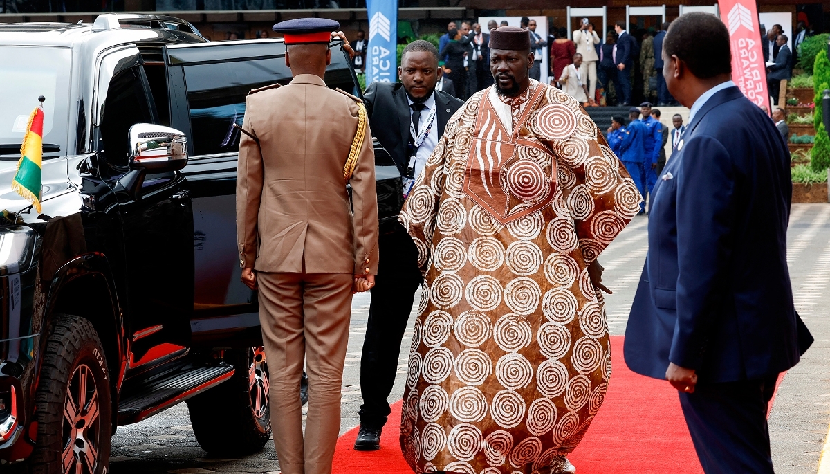 Le président guinéen Mamadi Doumbouya (au centre) lors du sommet Africa Forward, à Nairobi, le 12 mai 2026.
