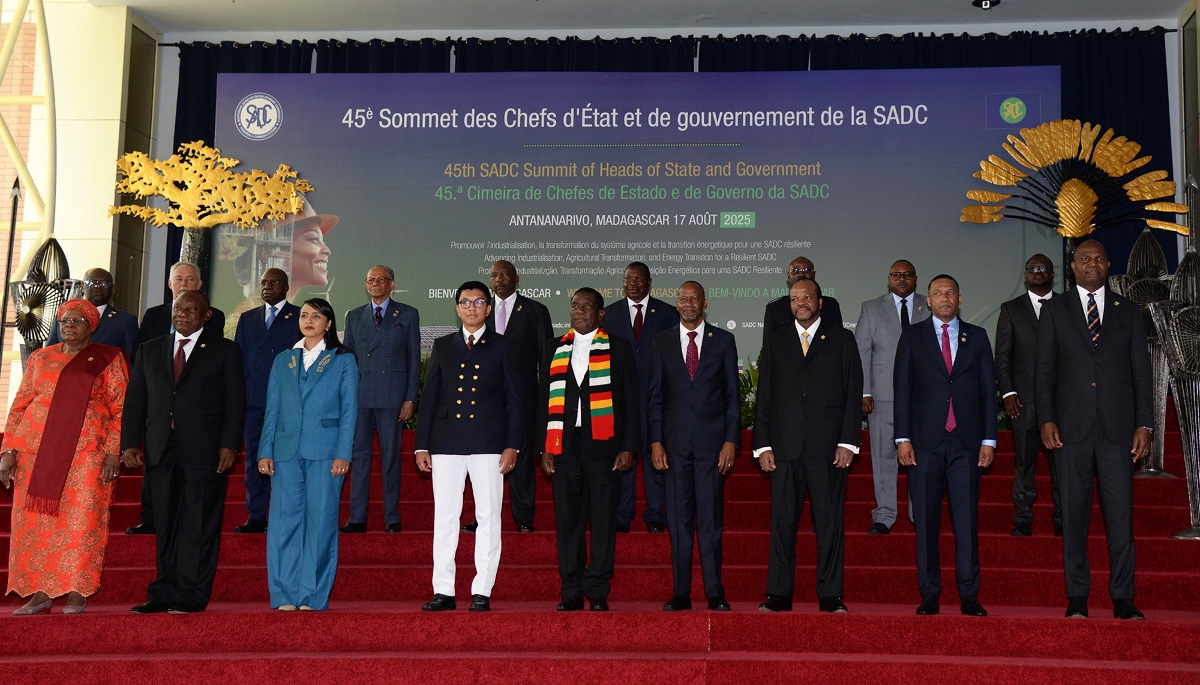 Les chefs d'État et de gouvernement présents au 45e sommet de la SADC, à Antananarivo,  le 17 août 2025.
