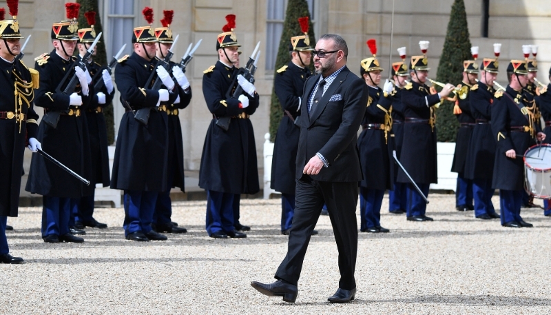 Arrivée du roi Mohammed VI au palais de l'Élysée, à Paris, le 10 avril 2018.