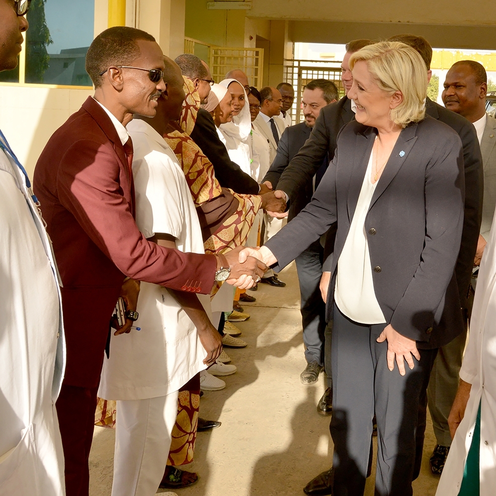La candidate du Rassemblement national à la présidentielle française de 2027, Marine Le Pen, à N'Djamena, en avril 2017.