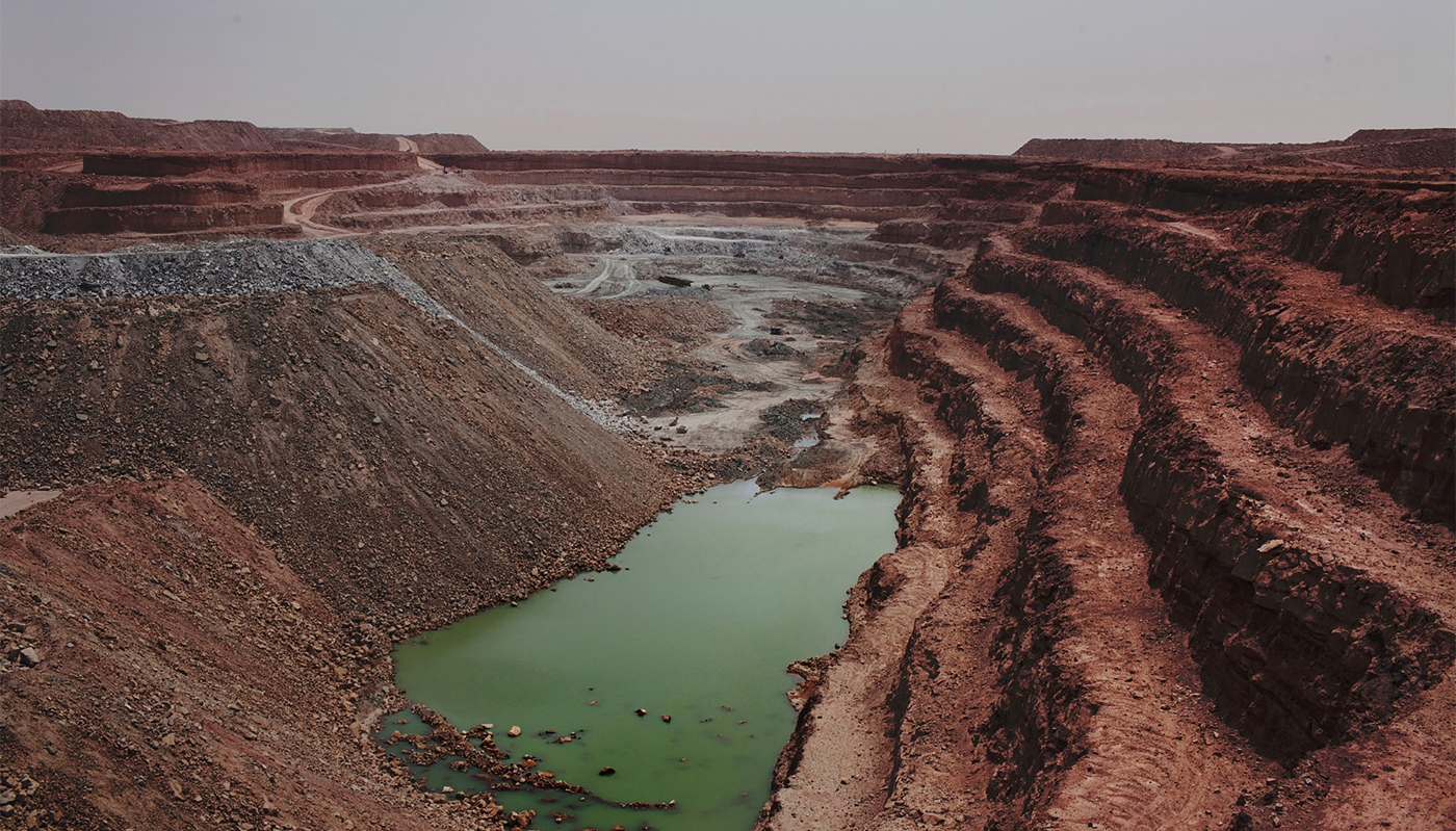 La mine d'uranium à ciel ouvert de Tamgak, vue depuis le site minier d'Areva Somair à Arlit, au Niger, le 25 septembre 2013.