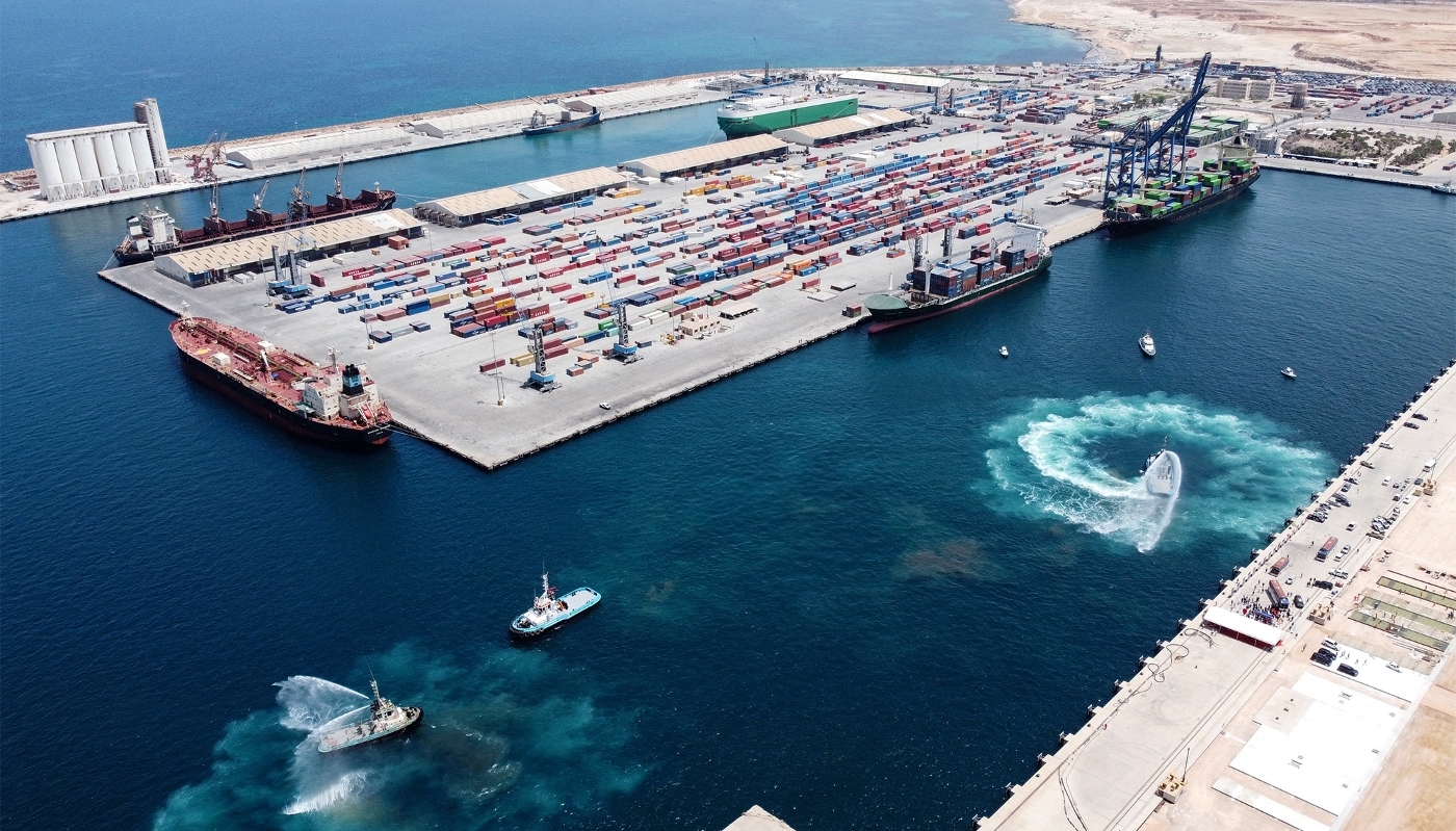 Vue des quais de chargement du port de la ville de Misrata, dans le nord-ouest de la Libye, en juin 2022.