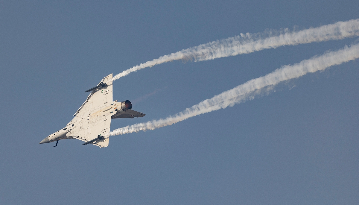 Un Mirage 2000-9 de la United Arab Emirates Air Force, lors du Dubai Airshow, à Dubaï, aux Émirats arabes unis, le 20 novembre 2025.