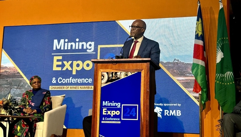 Intervention de Tom Alweendo, alors ministre des mines et de l'énergie, durant la Namibia Mining Expo, à Windhoek, le 7 octobre 2024.