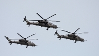 Des hélicoptères de la Nigerian Air Force lors de célébrations à Lagos, le 23 mai 2025.