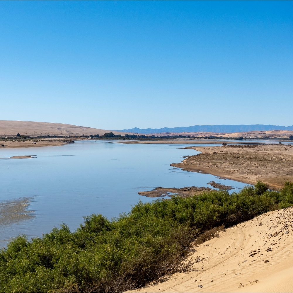 Le fleuve Orange près d'Alexander Bay, dans le Cap-Nord, en Afrique du Sud, en mai 2023.