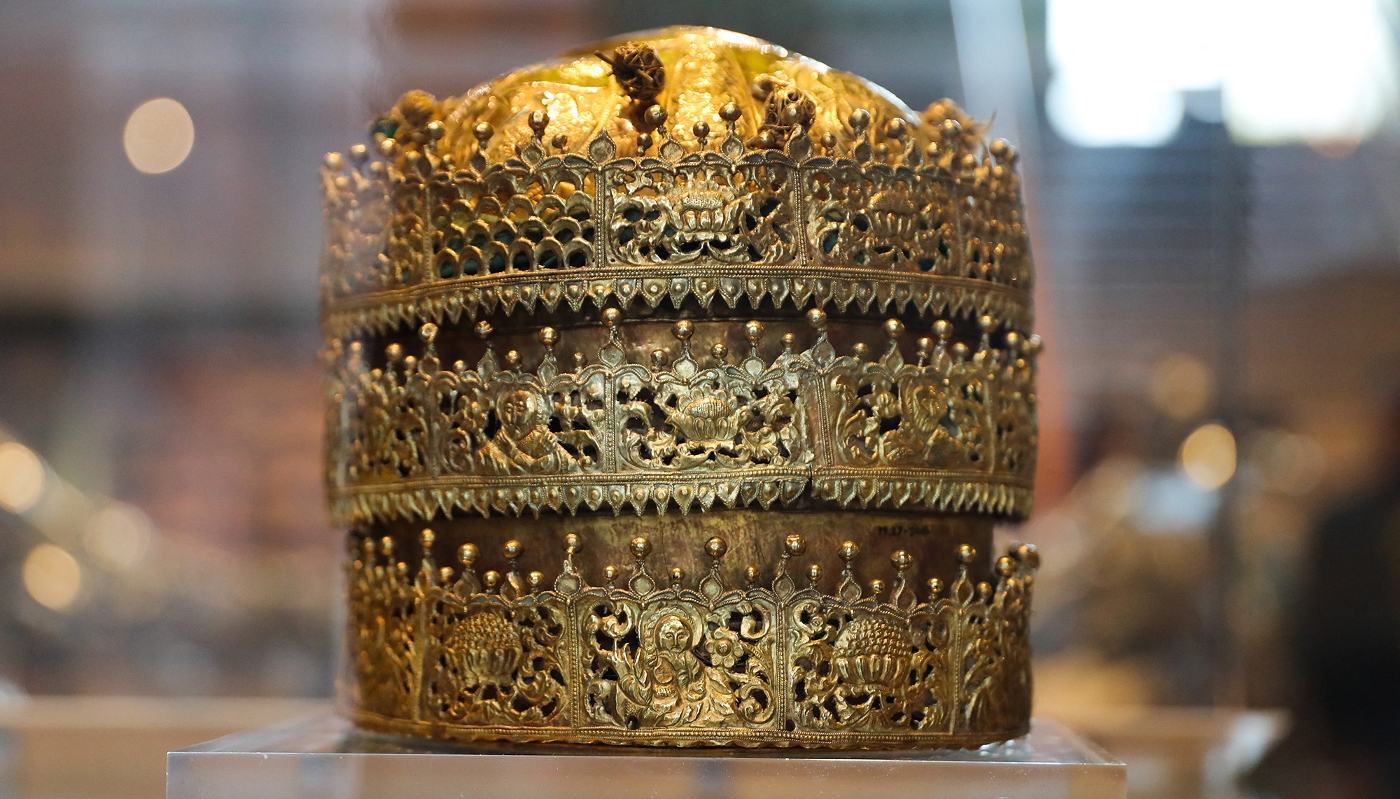 Une couronne éthiopienne faite d'or et de cuivre, datant de 1740, issue de la bataille de Magdala, en 1868, au Victoria and Albert museum de Londres, le 5 avril 2018.