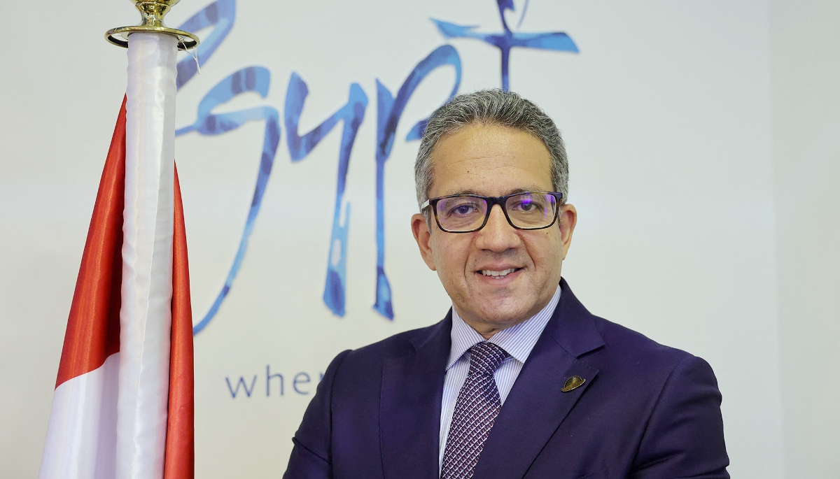 Le candidat Khaled el-Enany, alors ministre du tourisme et des antiquités, au salon Arabian Travel Market, à Dubaï, le 17 mai 2021.