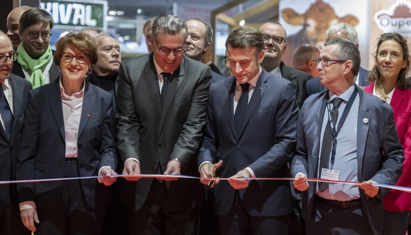 Emmanuel Macron et Aziz Akhannouch à l'inauguration du Salon de l'agriculture, à Paris, le 22 février.