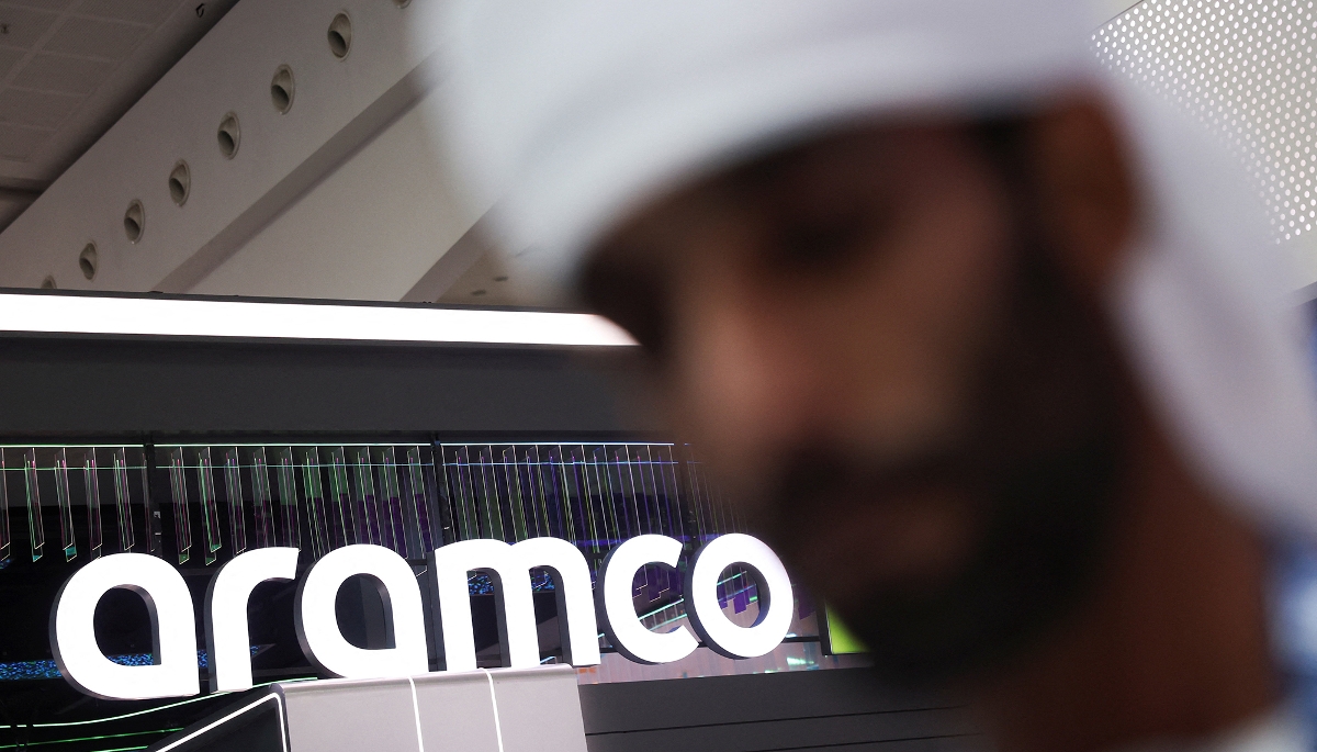 Le logo d'Aramco lors de la conférence Adipec, à Abu Dhabi, le 3 novembre 2025.