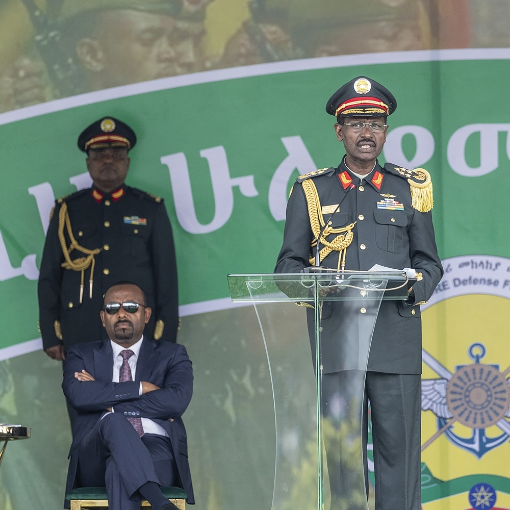Birhanu Jula (au micro), maréchal des Forces de défense nationales éthiopiennes et chef d'état-major, à Addis-Abeba, le 26 octobre 2023.