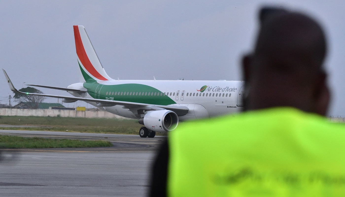 Un airbus d'Air Côte d'Ivoire atterrit à l'aéroport Félix-Houphouët-Boigny, à Abidjan, en 2017.
