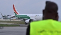 Un airbus d'Air Côte d'Ivoire atterrit à l'aéroport Félix-Houphouët-Boigny, à Abidjan, en 2017.