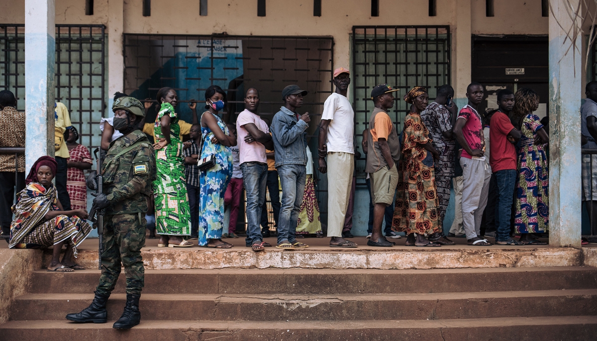 Un bureau de vote pour les élections présidentielle et législatives, à Bangui, le 27 décembre 2020.