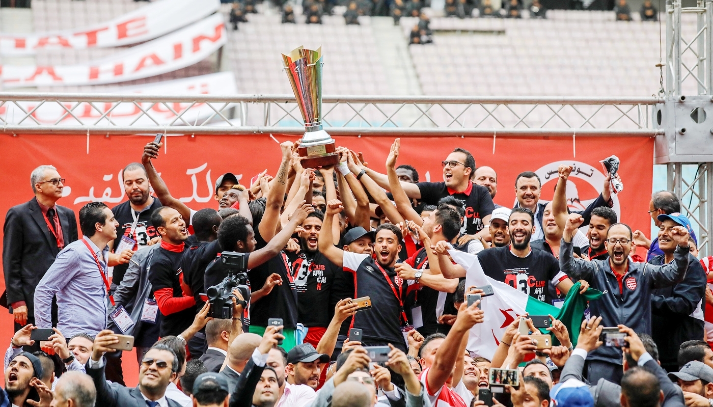 Les joueurs du Club africain célèbrent leur victoire en Coupe de Tunisie à Ben Arous, le 13 mai 2018.