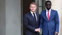 Le président français, Emmanuel Macron, et son homologue sénégalais, Bassirou Diomaye Faye, à Paris, le 27 août 2025.