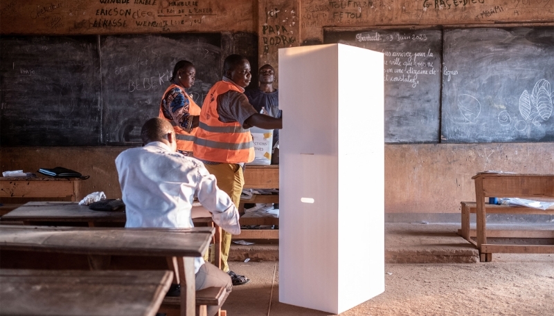 Des employés de l'agence nationale pour les élections à Bangui, le 30 juillet 2023.