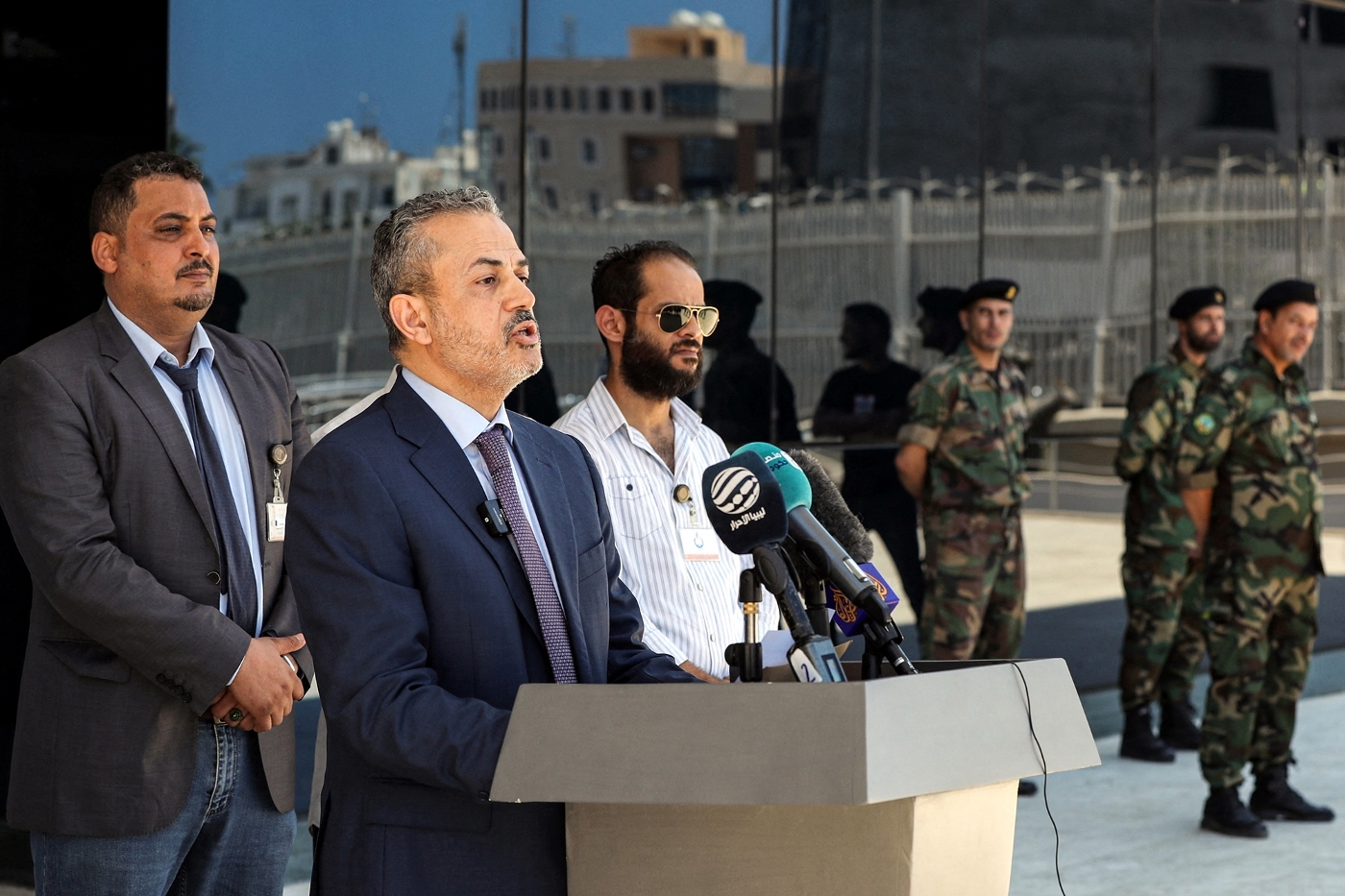 Le patron de la NOC, Farhat Bengdara, durant une conférence de presse à Tripoli, le 14 juillet 2022.