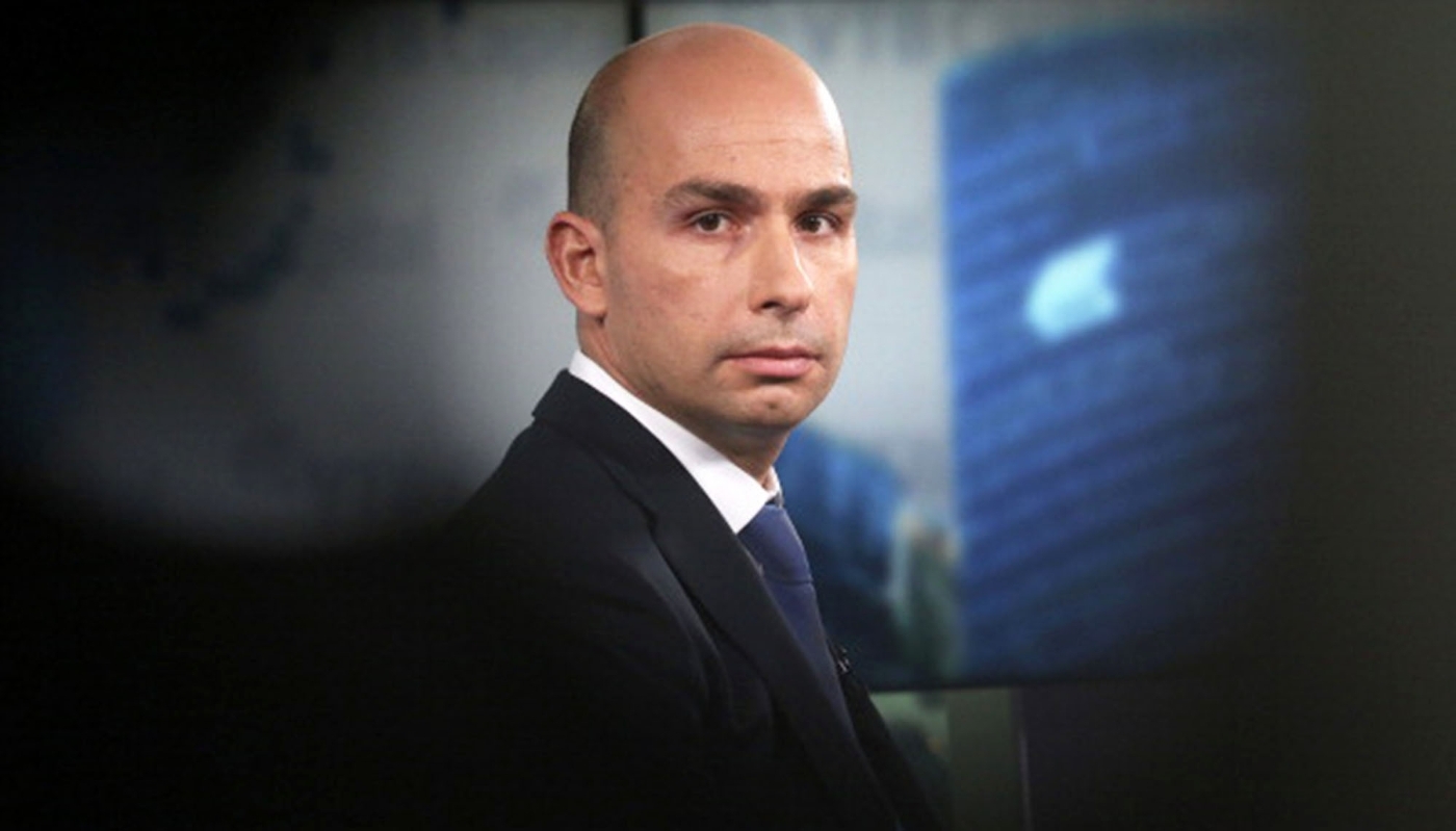 Atanas Bostandjiev durant une interview sur la chaîne de télévision Bloomberg, à Londres, en 2012.