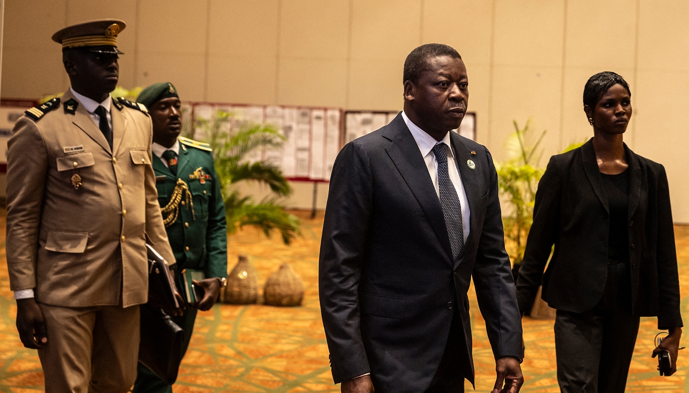 Le président du Togo, Faure Gnassingbé (au centre), à Lagos, au Nigeria, le 28 mai 2025.