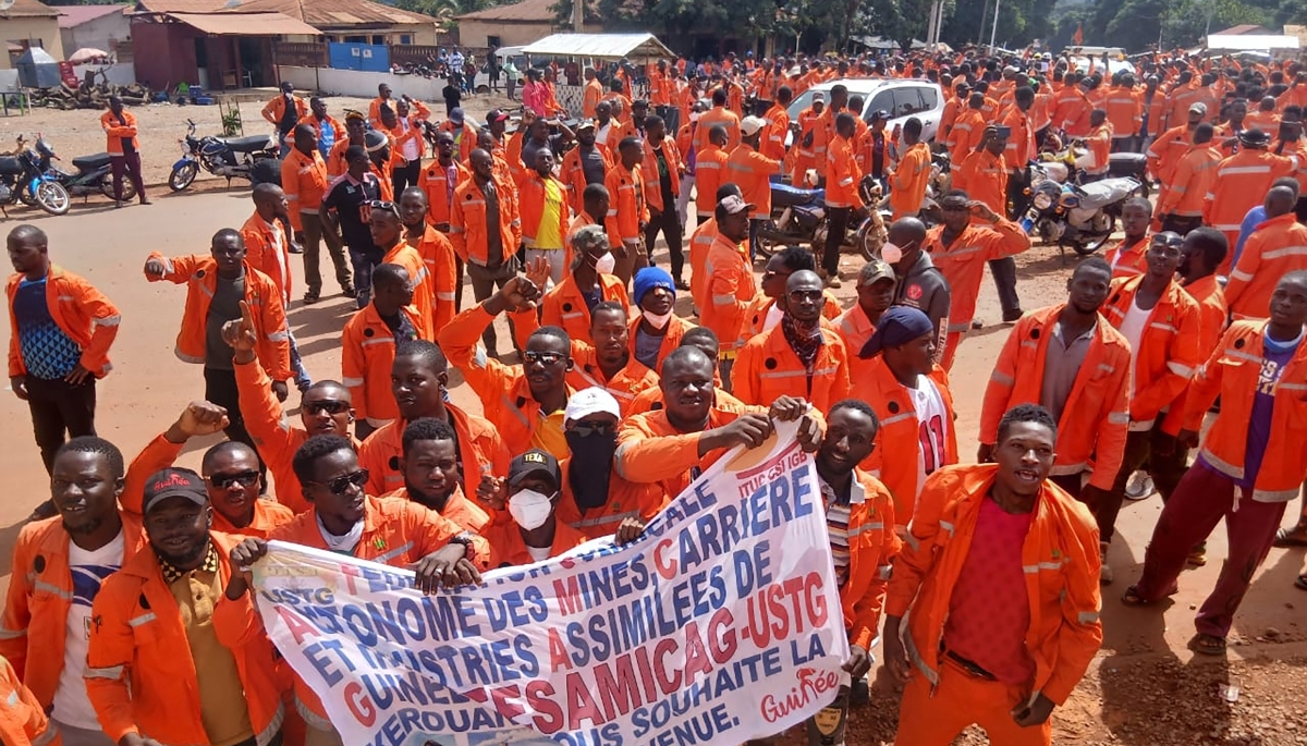 Grève de travailleurs de Baowu Winning Consortium Simandu, à Kérouané, Guinée, le 5 mai 2026.