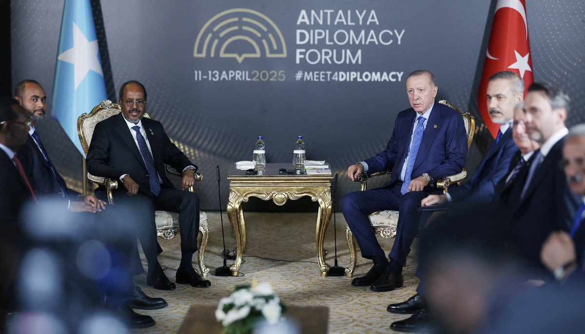Hassan Sheikh Mohamoud et Recep Tayyip Erdogan au Forum diplomatique d'Antalya, le 12 avril 2025.