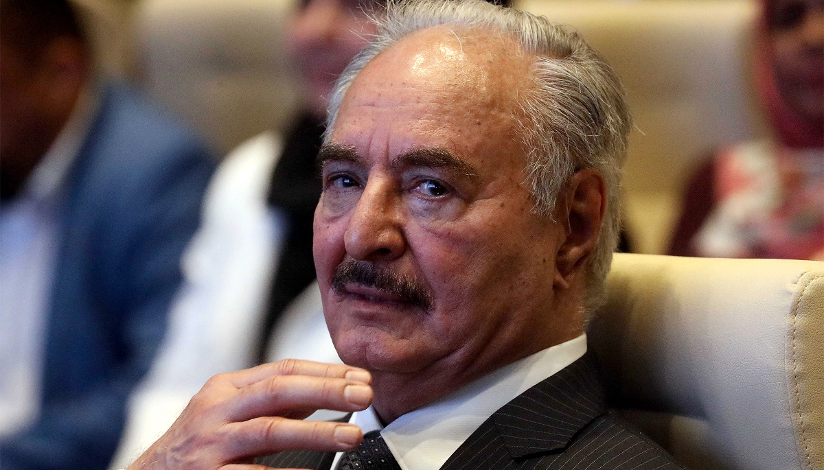 Le général Khalifa Haftar dans la ville de Sebha, dans le sud de la Libye, en septembre 2024. 