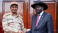 Le général Mohamed Hamdan Dagalo, dit 'Hemeti', à la tête des Rapid Support Forces, et le président sud-soudanais, Salva Kiir, à Djouba, en décembre 2019.