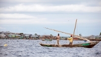 Un bâteau de pêche au large de l'île Remba, sur le lac Victoria, au Kenya.