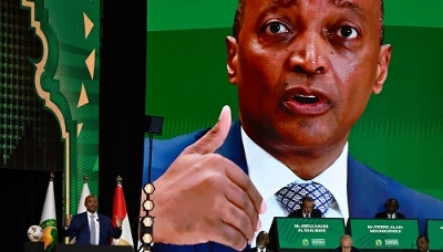 Le président de la Confédération africaine de football, Patrice Motsepe, au Caire, en mars 2025.