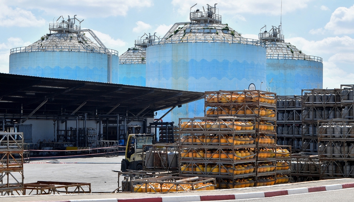 Le dépôt pétrolier et gazier du port de Radès, en Tunisie, en mars 2024.
