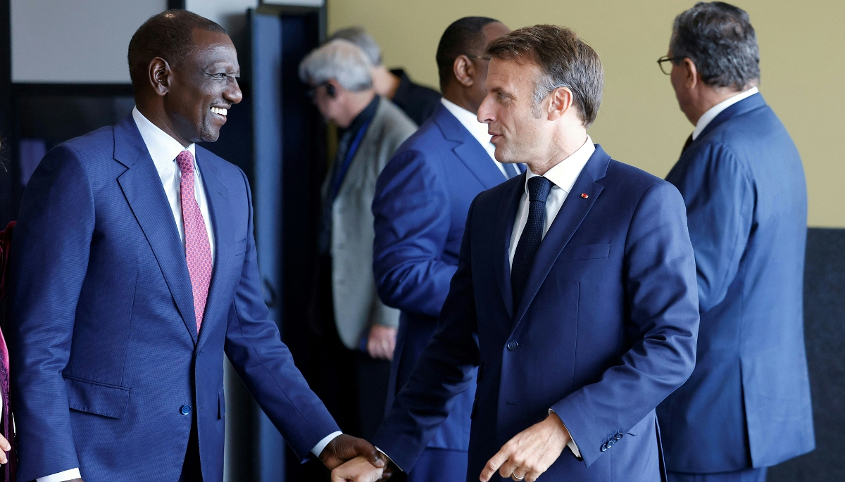 Le président kényan, William Ruto, et son homologue français, Emmanuel Macron, à New York, le 25 septembre 2024.