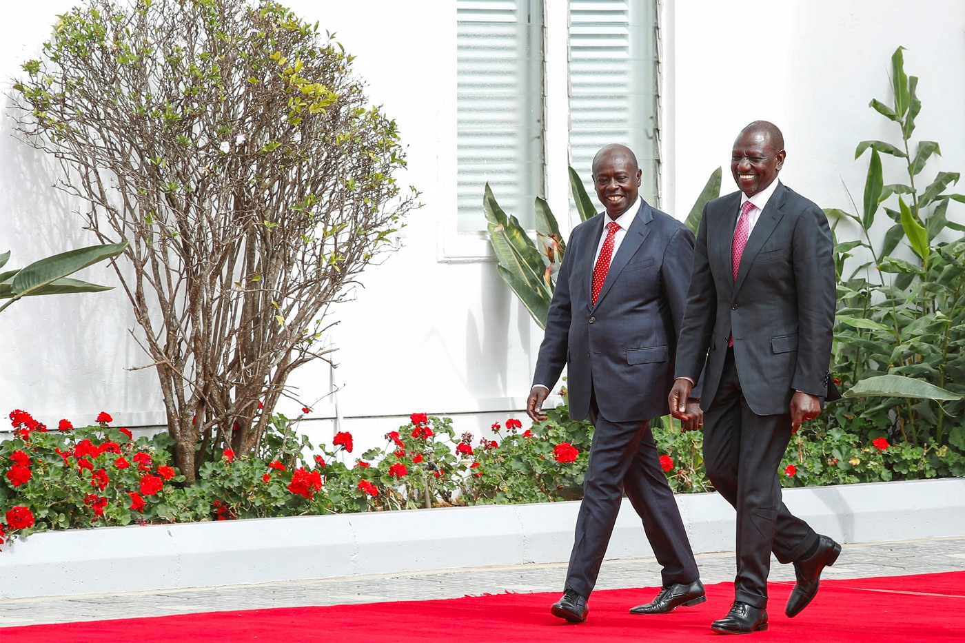 Le président kenyan William Ruto (à droite) et son adjoint Rigathi Gachagua, à Nairobi, au Kenya, le 21 août 2023.