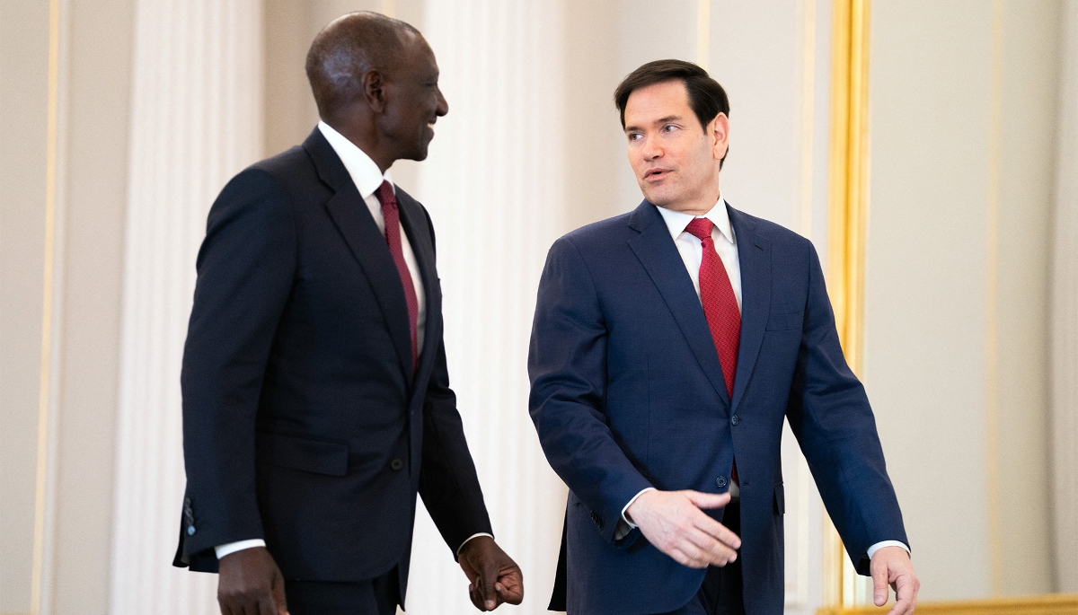 Le président kényan, William Ruto, et le secrétaire d'État américain, Marco Rubio, à Washington, le 4 décembre 2025.