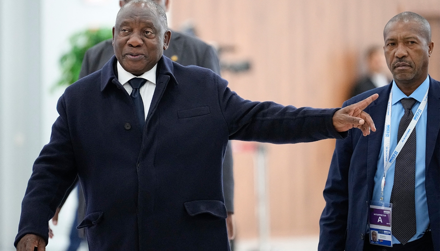 Le président sud-africain, Cyril Ramaphosa (à gauche), au sommet des Brics, à Kazan (Russie), le 24 octobre 2024.