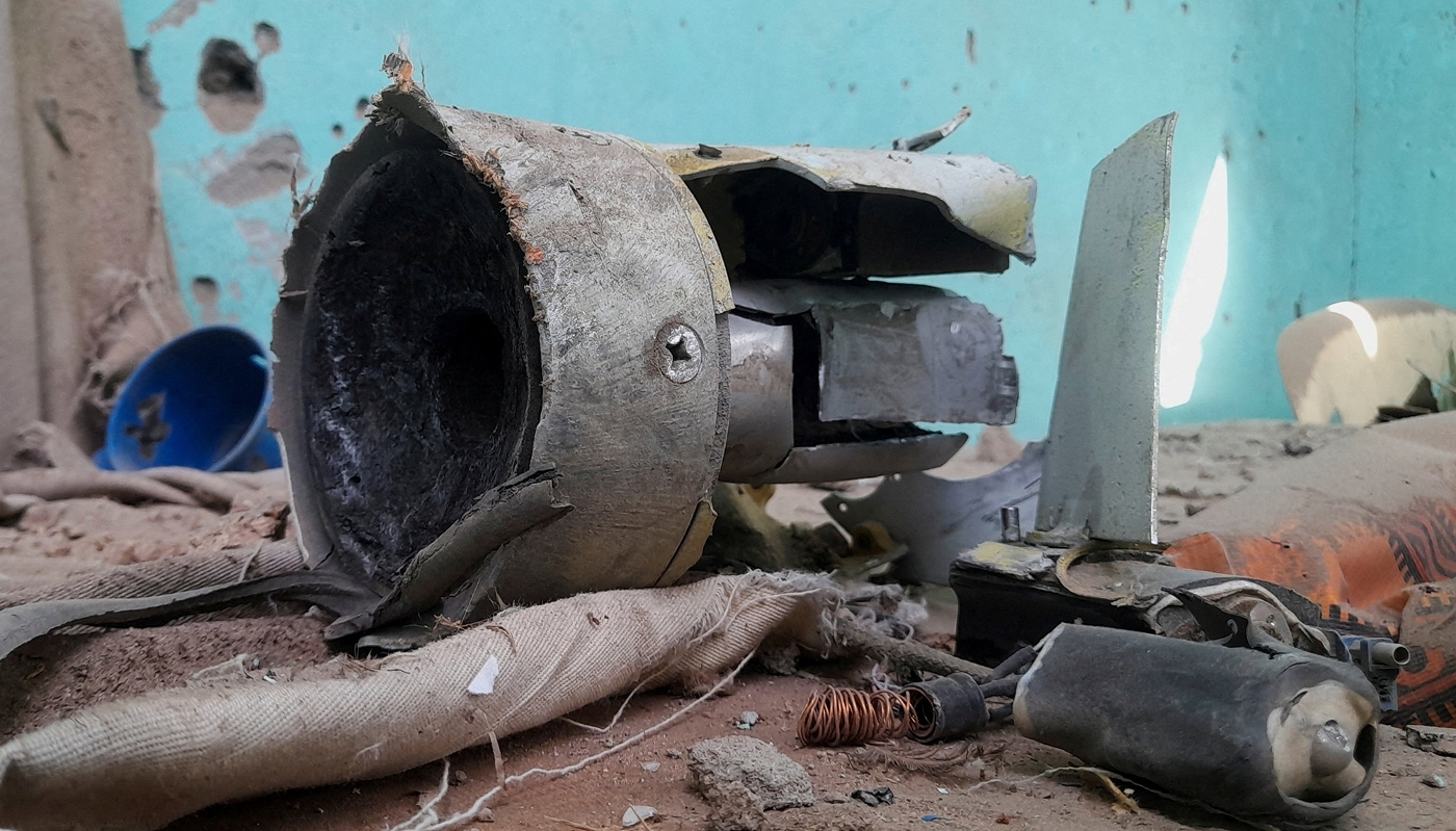 Les restes d'une bombe ayant atteint un centre de réfugiés, à El-Fasher, Soudan, le 7 octobre 2025.