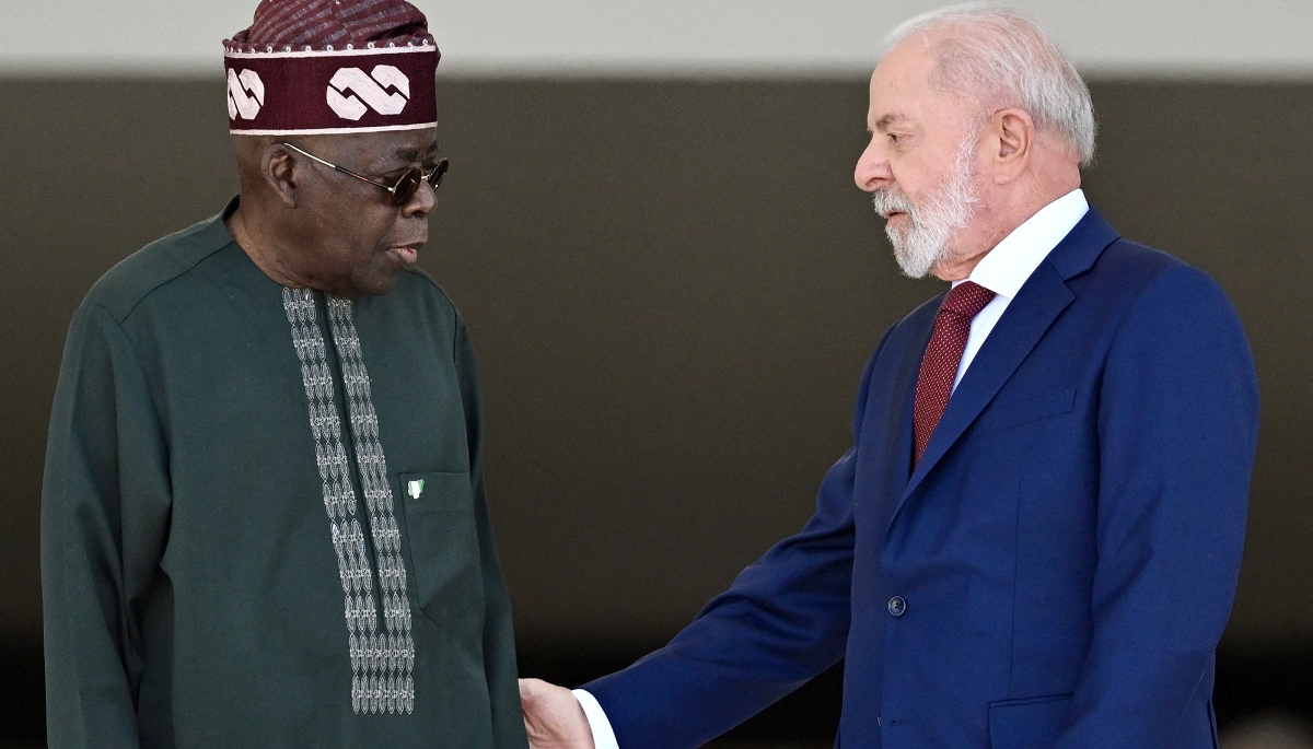 Le président brésilien, Luiz Inacio Lula da Silva (à droite), et le président nigérian, Bola Tinubu, à Brasília, le 25 août 2025.
