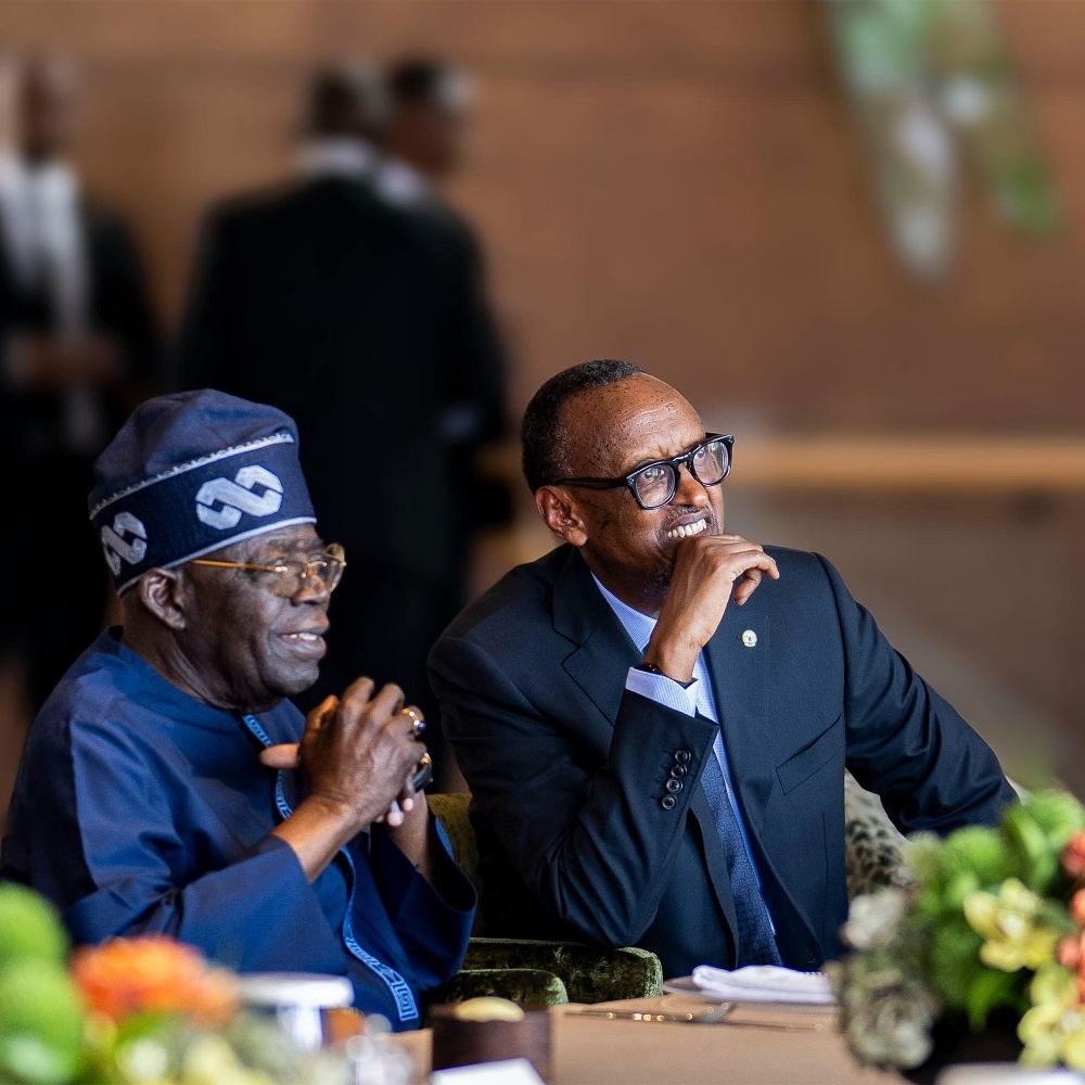 Le président nigérian, Bola Tinubu, et son homologue rwandais, Paul Kagame, à Kigali, le 13 mai.