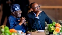 Le président nigérian, Bola Tinubu, et son homologue rwandais, Paul Kagame, à Kigali, le 13 mai.