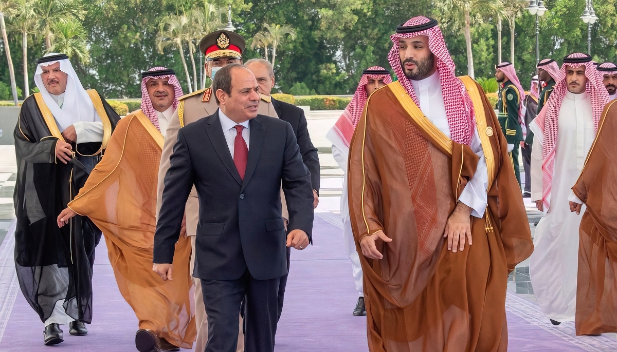 Le président égyptien, Abdel Fattah al-Sissi, et le prince héritier saoudien Mohammed bin Salman, à Djeddah, en Arabie saoudite, le 16 juillet 2022.