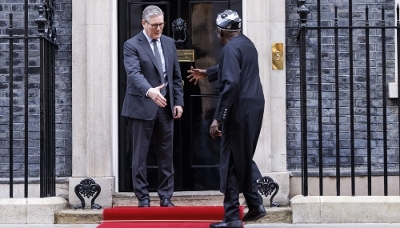 Keir Starmer accueille le président nigérian Bola Tinubu au 10 Downing Street, à Londres, le 19 mars 2026.