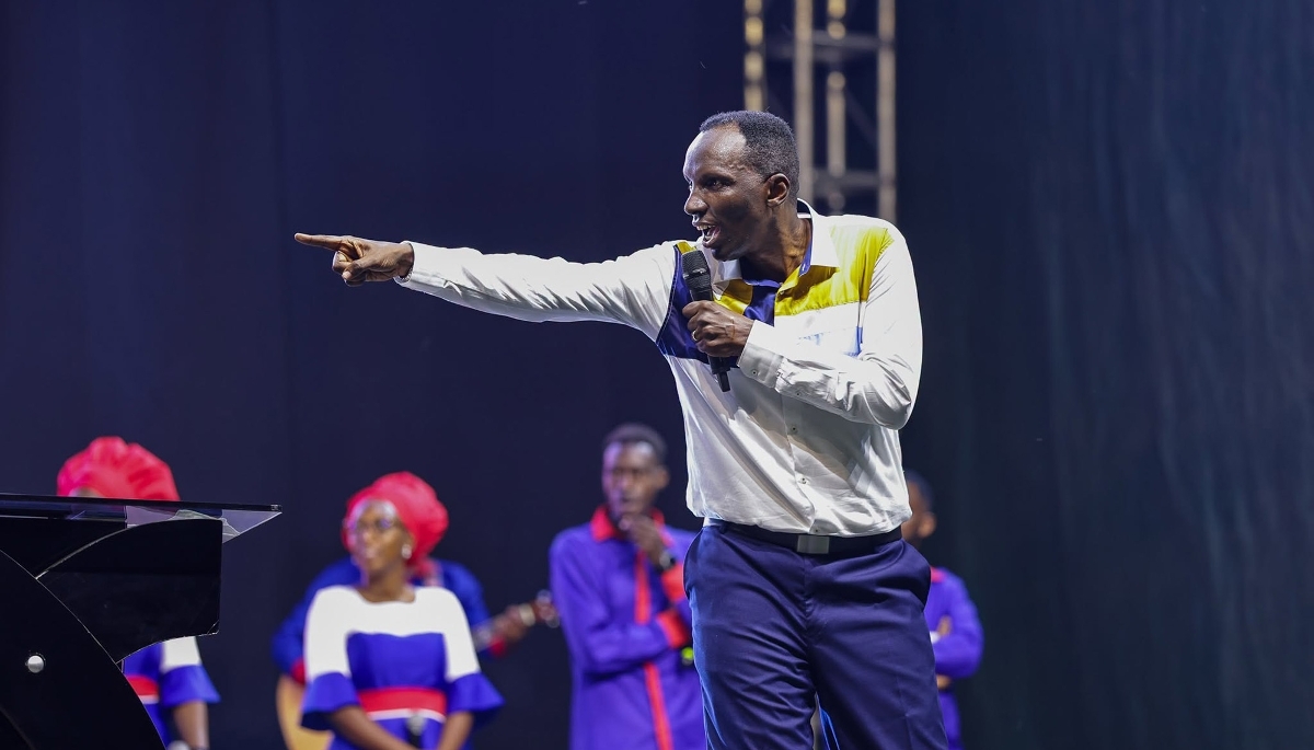 Le pasteur Chris Ndikumana au cours d'un rassemblement évangéliste à Bujumbura, 18 juillet 2026.