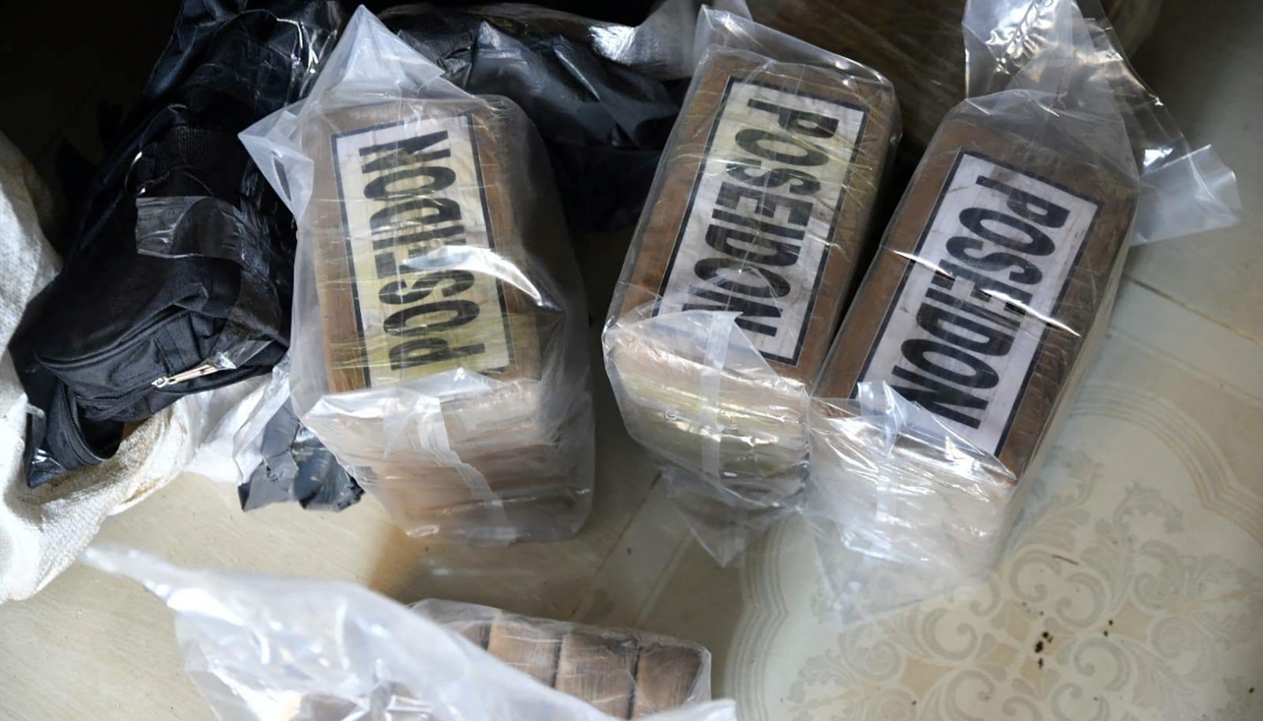Saisie de quatre tonnes de cocaïne par la police libérienne, à proximité de l'aéroport international Roberts, au Liberia, le 21 juillet 2026.